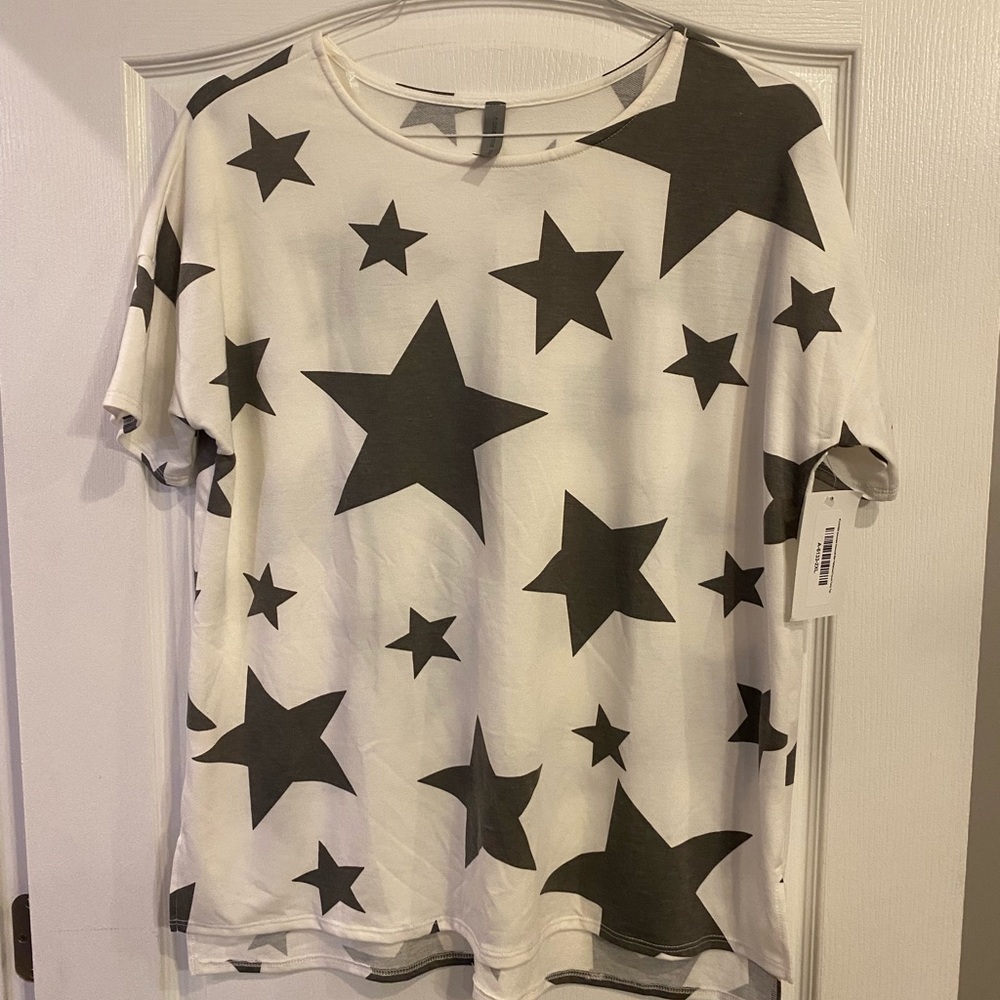 Honey Me Honeyme boutique brand short sleeve shirt.  NWT. Women’s size XXL